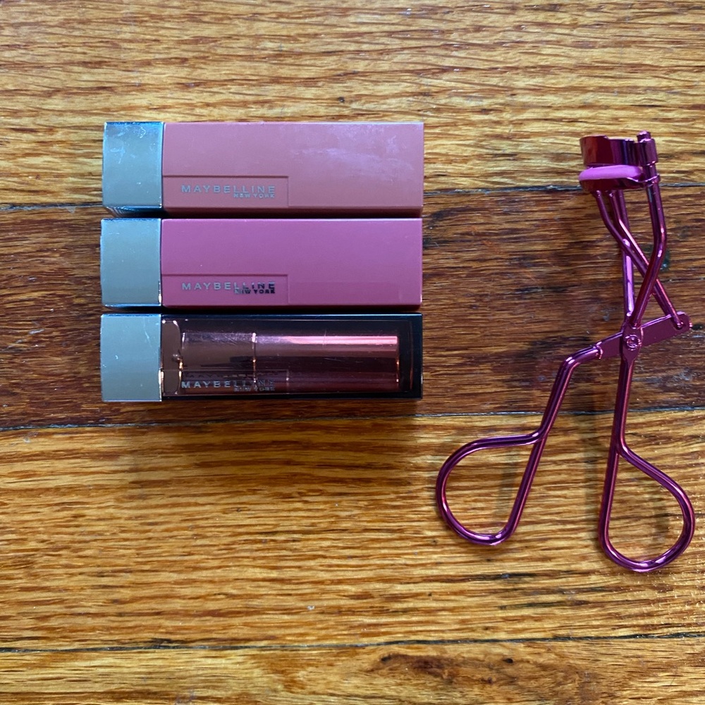 Maybelline Lipstick Trio with Metallic Curler